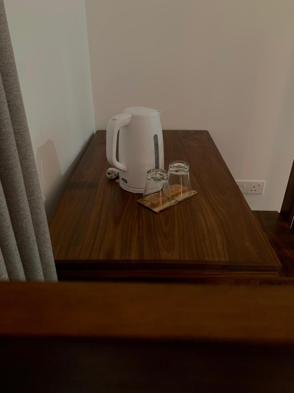 Sebastian Transit Villa With Free Shuttle Service To Airport Kotugoda Ngoại thất bức ảnh