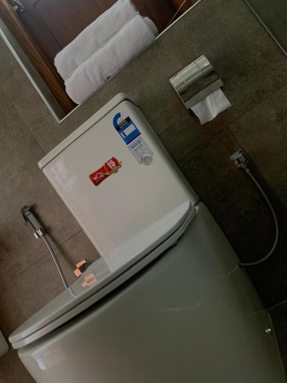 Sebastian Transit Villa With Free Shuttle Service To Airport Kotugoda Ngoại thất bức ảnh