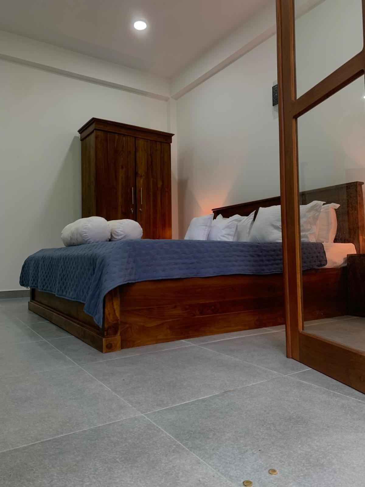Sebastian Transit Villa With Free Shuttle Service To Airport Kotugoda Ngoại thất bức ảnh