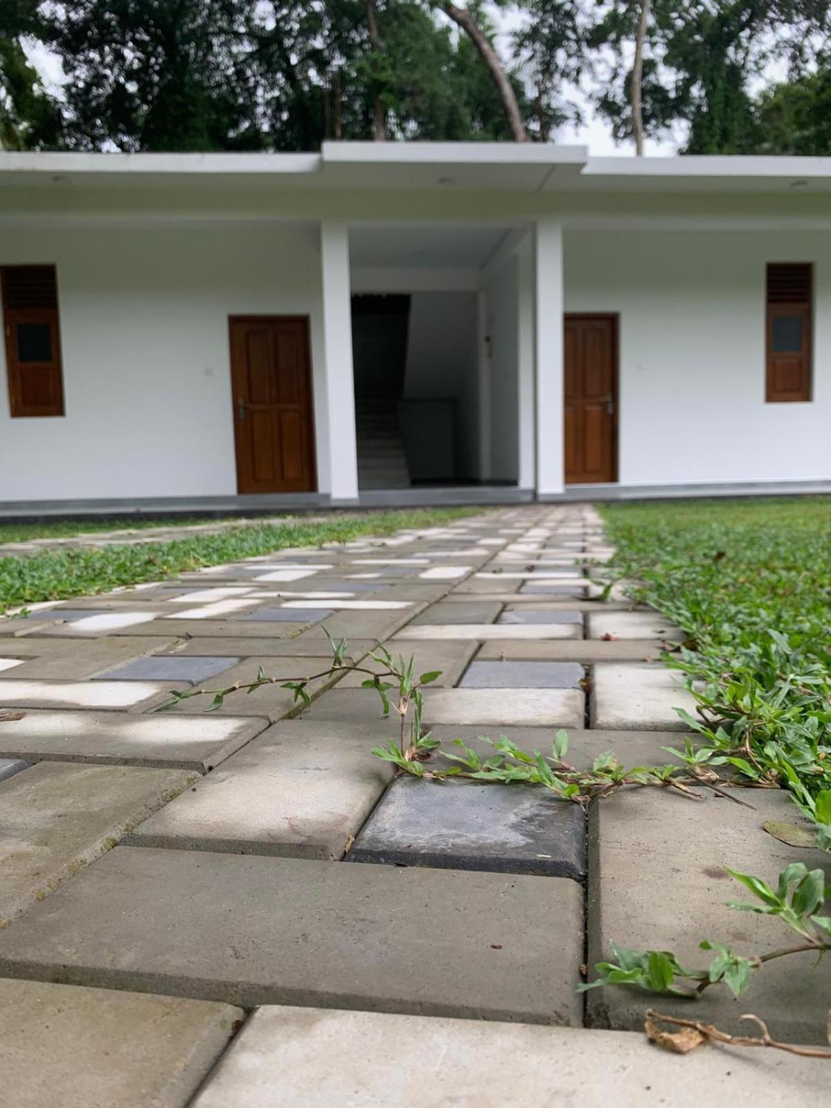 Sebastian Transit Villa With Free Shuttle Service To Airport Kotugoda Ngoại thất bức ảnh